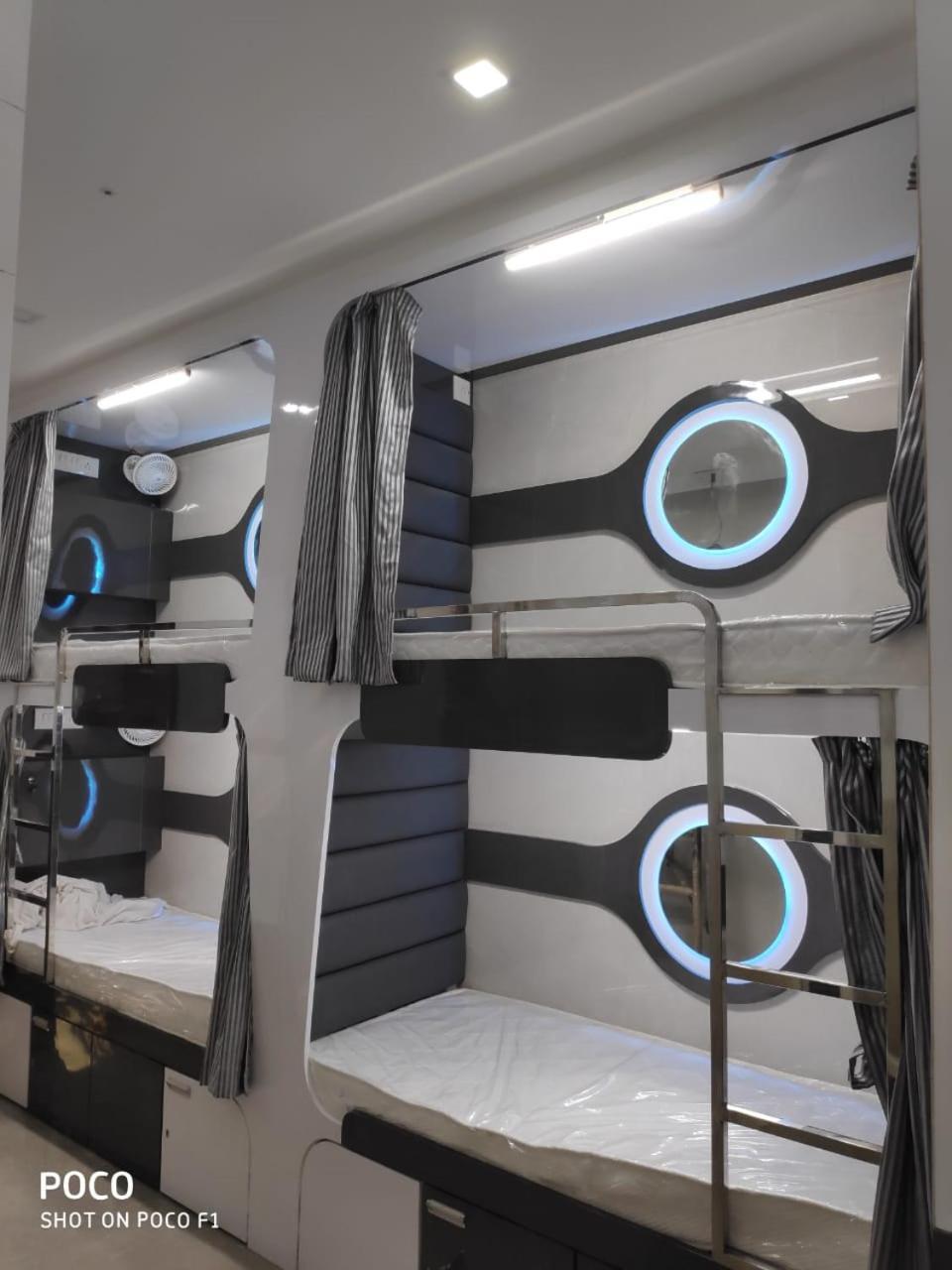 Ocean Dormitory Bombay Exterior foto