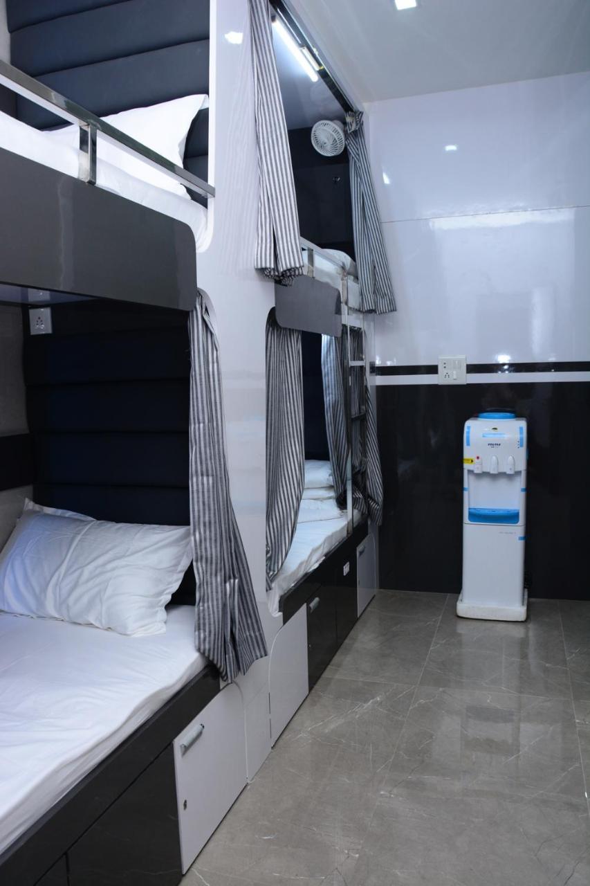 Ocean Dormitory Bombay Exterior foto